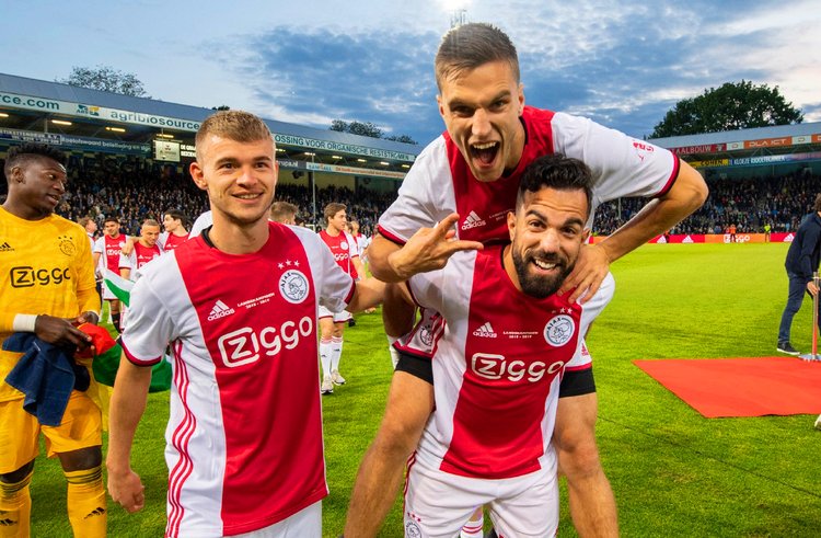 克莱20分浓眉18+7 独行侠7人上双终结公牛4连胜.