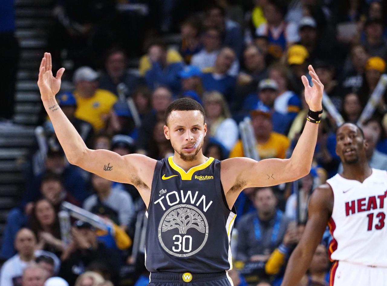 施罗德领衔 施罗德领衔