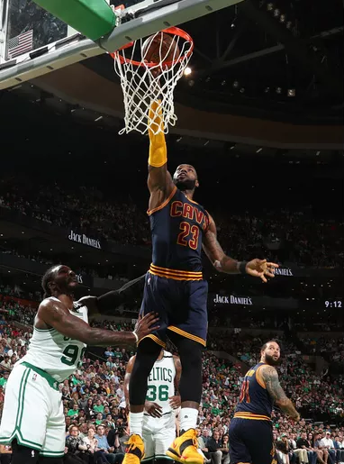 端被放大为 端被放大为